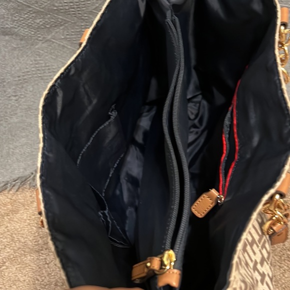 Tommy Hilfiger Tote Bag - Picture 7 of 9